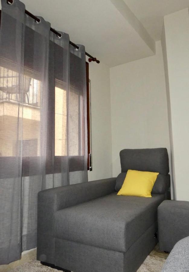 Apartament Encantador Al Centre De Vic Aptgarbi المظهر الخارجي الصورة