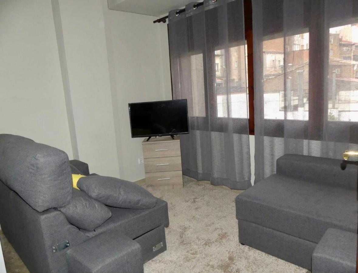 Apartament Encantador Al Centre De Vic Aptgarbi المظهر الخارجي الصورة