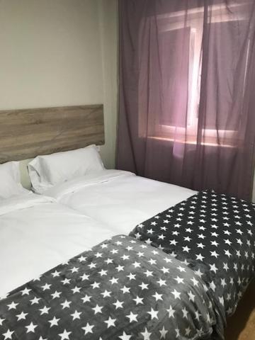 Apartament Encantador Al Centre De Vic Aptgarbi المظهر الخارجي الصورة